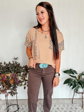 Load image into Gallery viewer, Sybil High Rise Frayed Hem 90&#39;s Straight Jeans in Brown