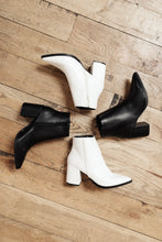 Load image into Gallery viewer, Amari Ankle Boots In Black
